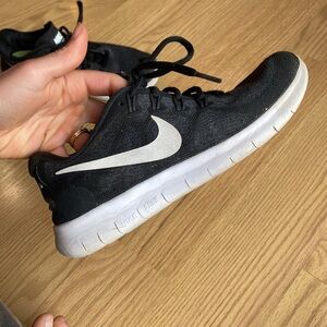 Black Nike Free Run Size 7
